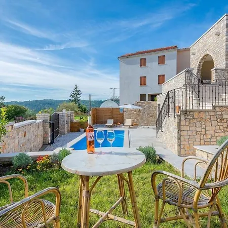 Guest house Villa Beram Beram